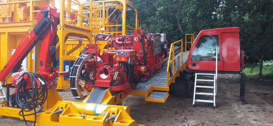 Equipo de perforación horizontal dirigida en operación de campo