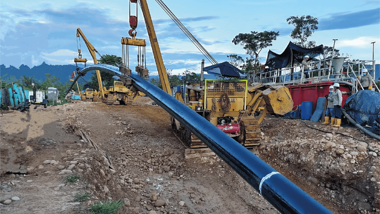 Ismocol oil pipeline construction