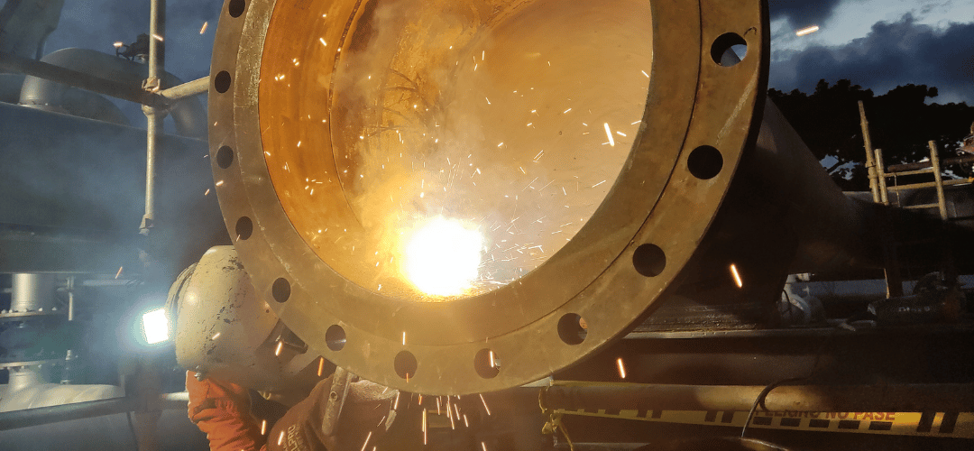 Large-diameter pipe flange during assembly